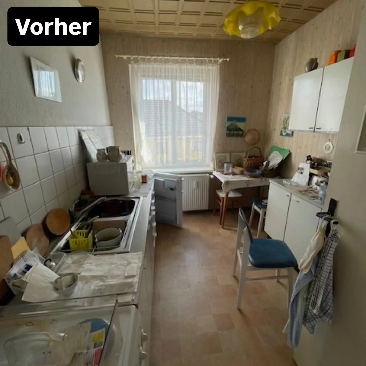 Vorher: Vollgestellte Küche